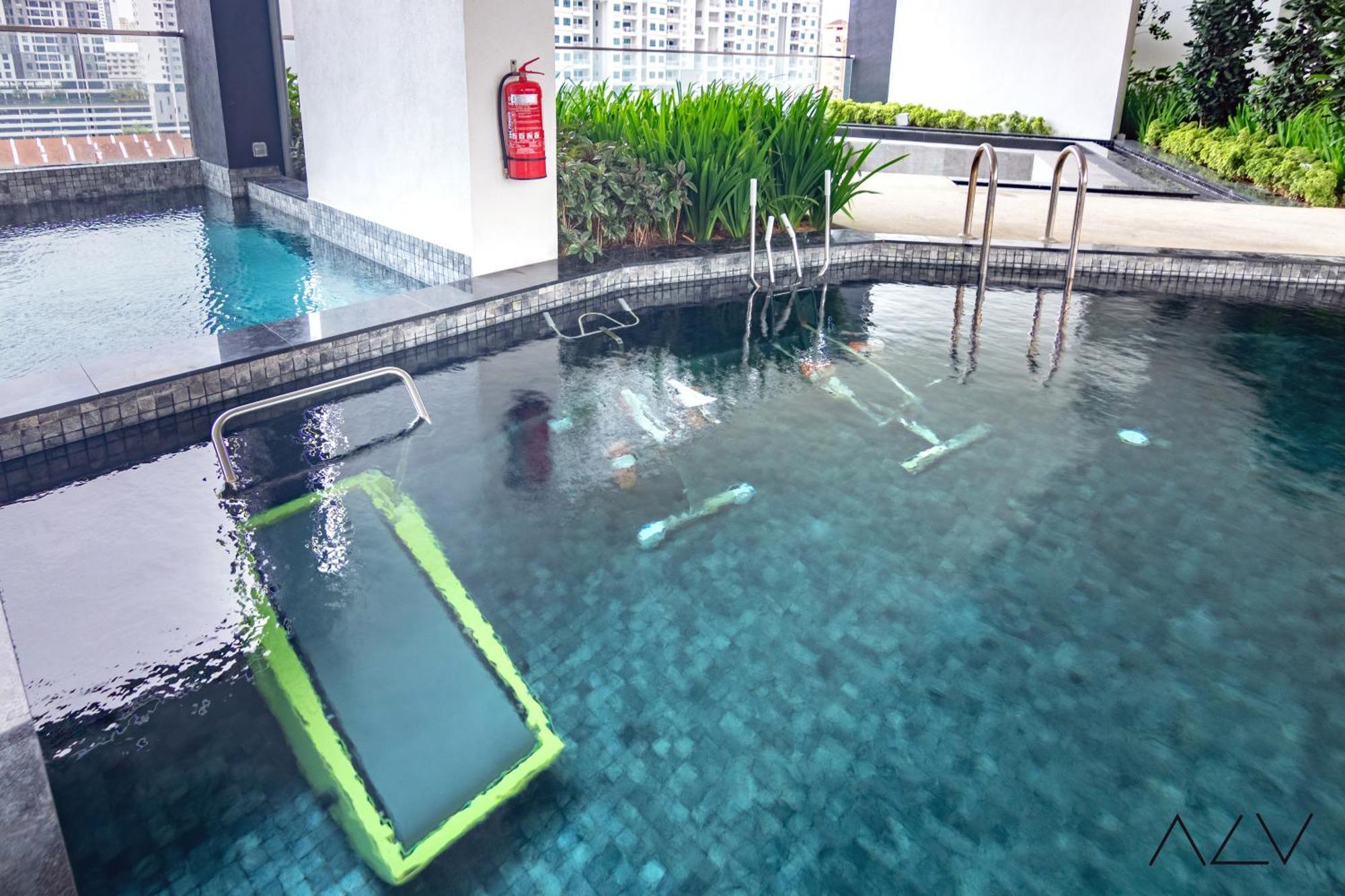 Urban Suites, Spectre Collection By Stellar Alv Jelutong Экстерьер фото